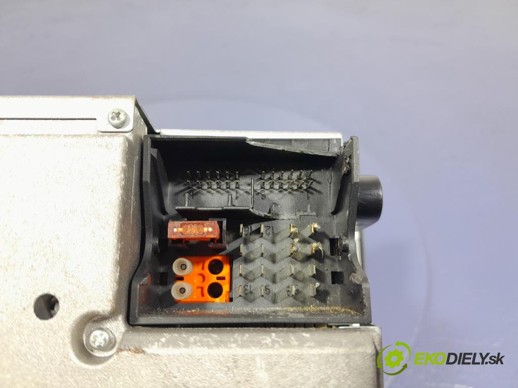 Mercedes A-klasa 2008 Radio I Navigácia: A1698700689