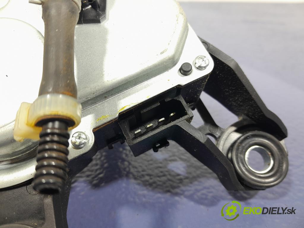 Audi A6 2005 motorek Stěrače: Zad: 01
