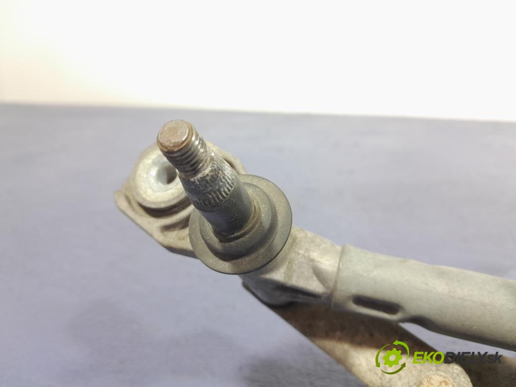 Audi A6 2005 mechanismus motorek Stěrače: před 4F1955023J