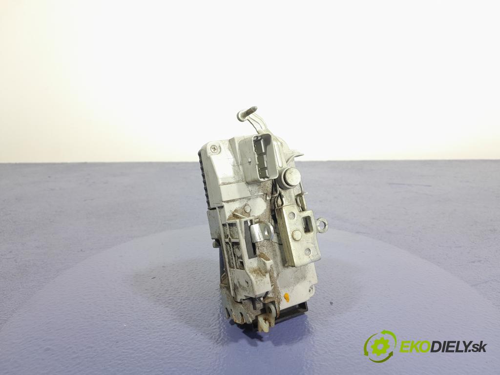 Citroen C8 2006 zámek dveře před Levý: 01