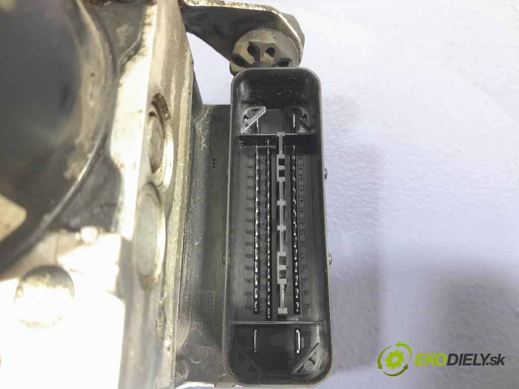Bmw X3 2013 čerpadlo ABS x 6859243