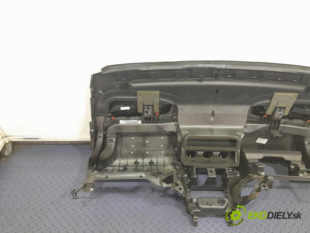Ford S-max 2007 kokpit,pristrojová doska 01