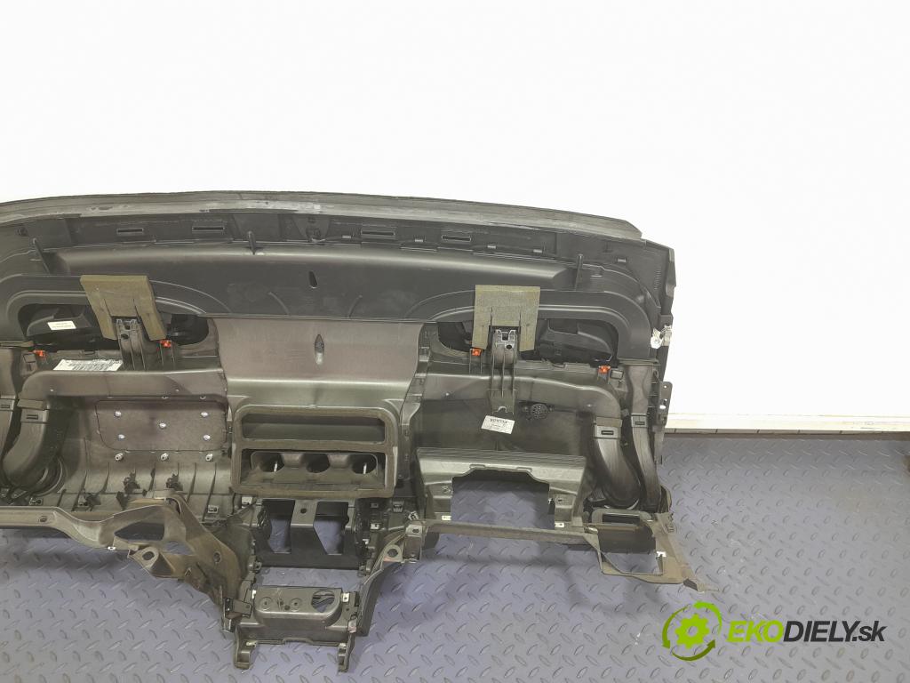 Ford S-max 2007 kokpit,pristrojová doska 01