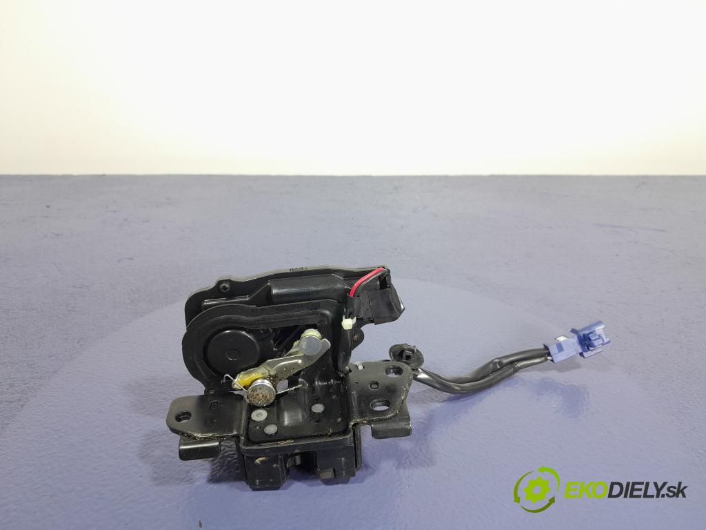 Toyota Prius 2007 zámek Klapky: kufr 01