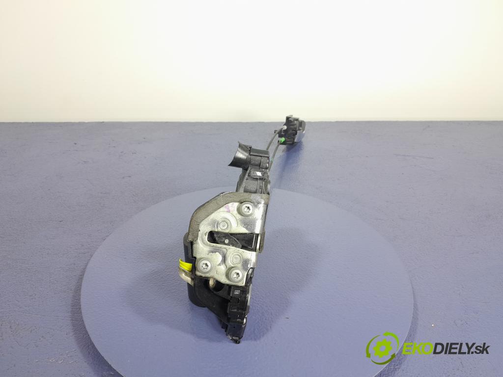 Toyota Prius 2007 zámek dveře před Levý: 01