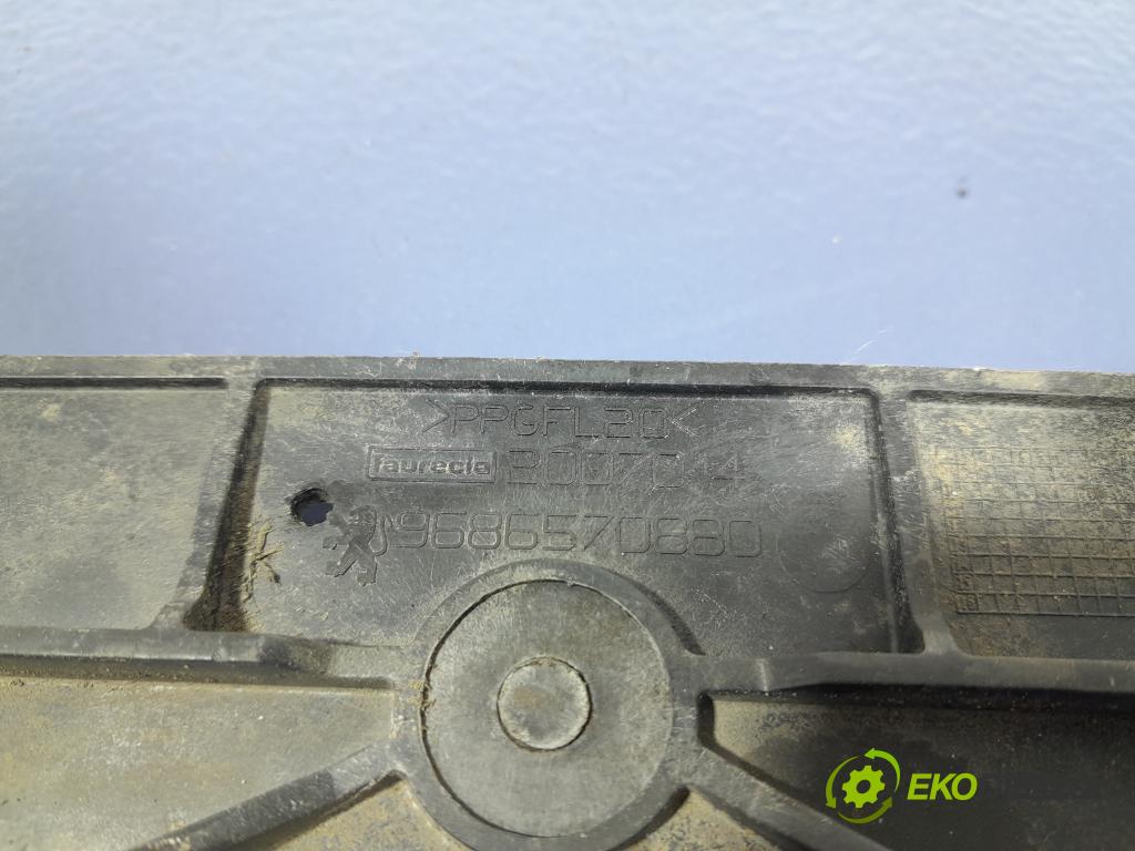 Peugeot 508 2011 výztuha narazník před 9686570880