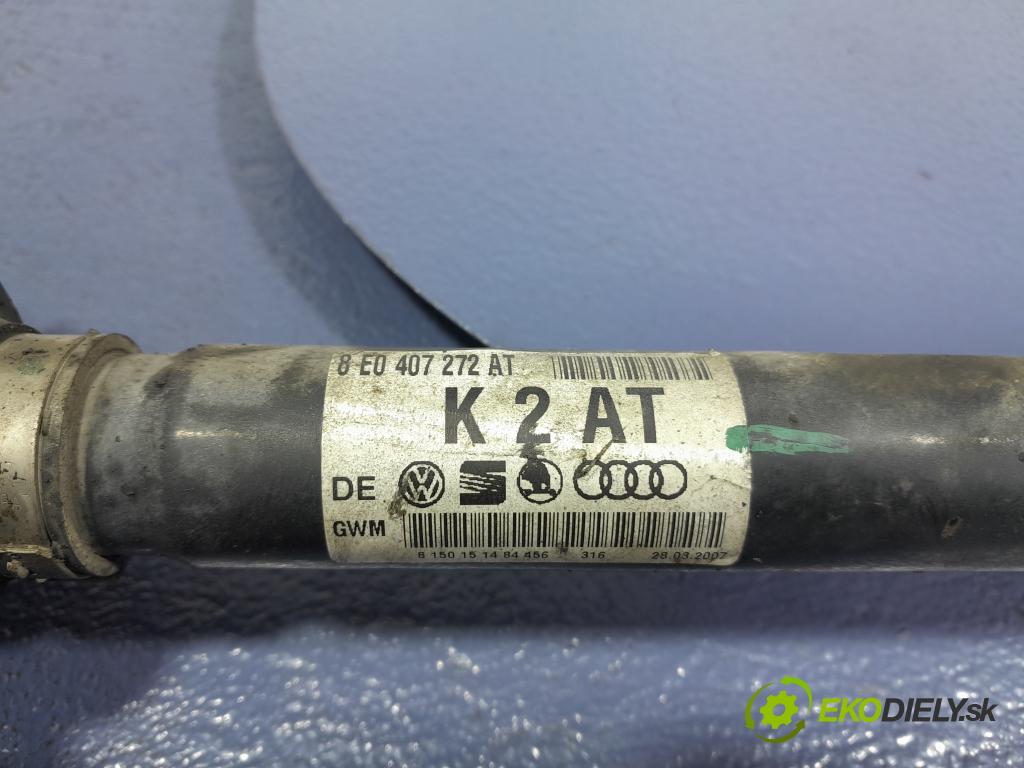 Audi A4 2005 poloos Prava: Predné 8E0407272AT