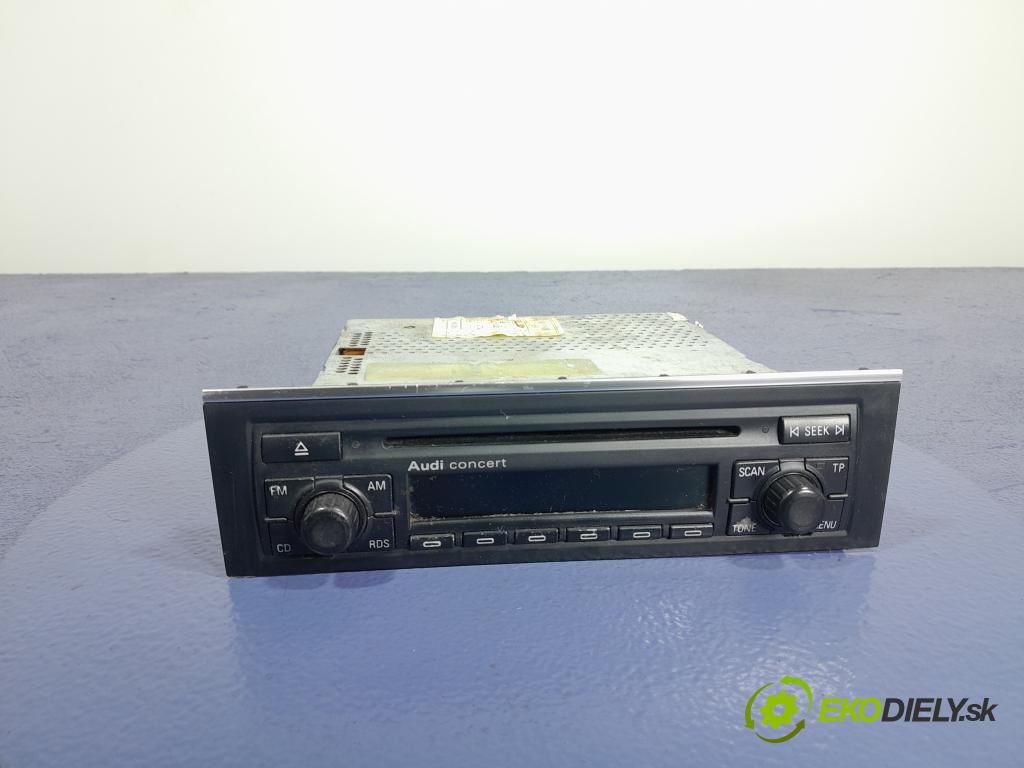 Audi A4 2005 Radio I Navigácia: 01