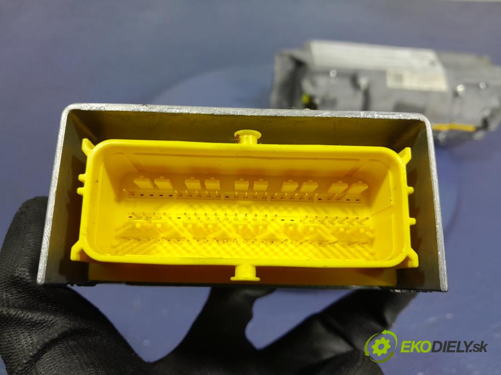 Audi A4 2005 kokpit,pristrojová doska 01