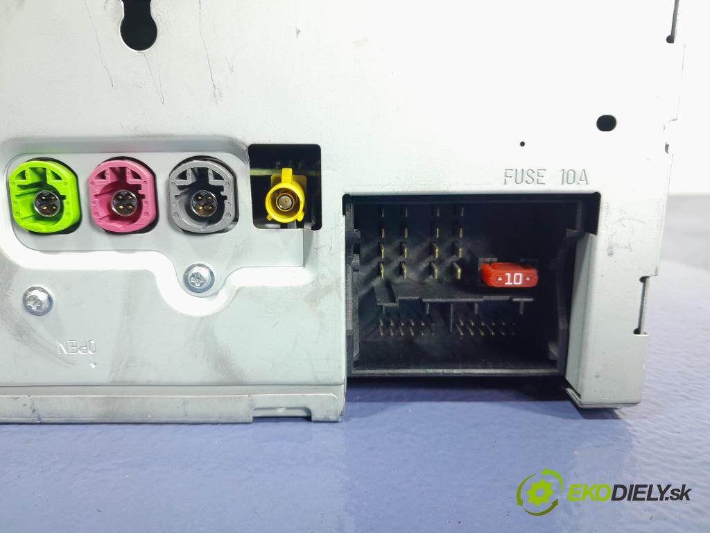 Mercedes B-klasa 2013 Radio I Navigácia: A2469006710