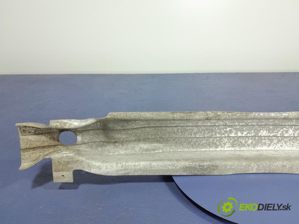 Audi A6 2005 výztuha narazník před 01