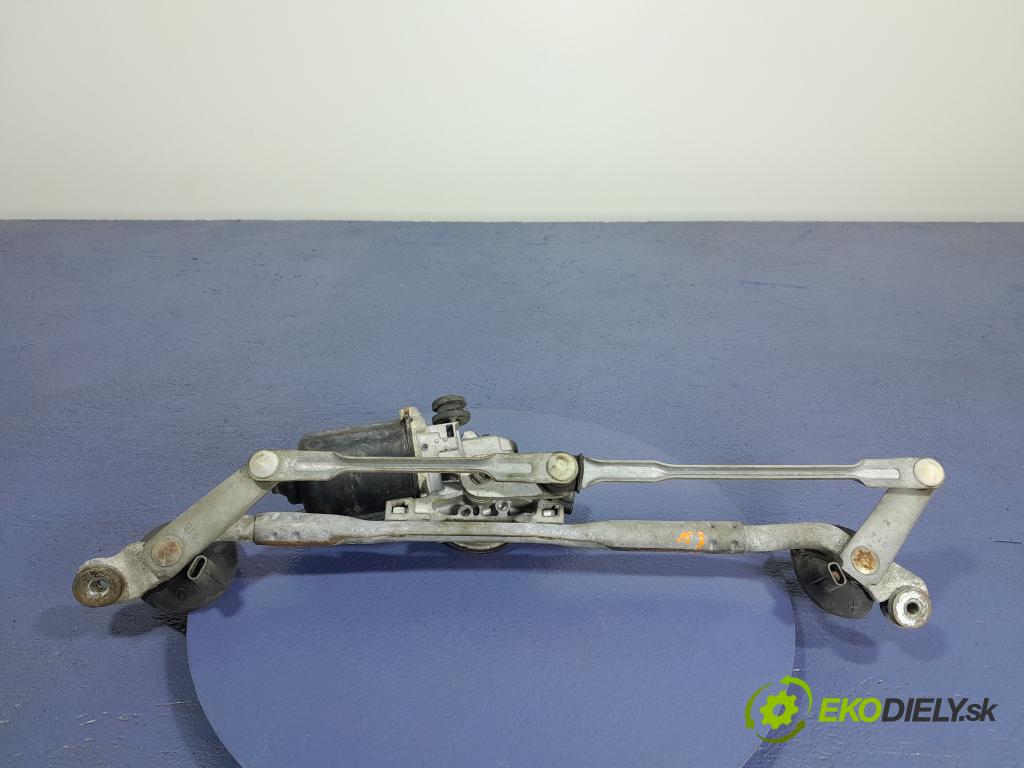 Toyota Prius 2008 mechanismus motorek Stěrače: před 01