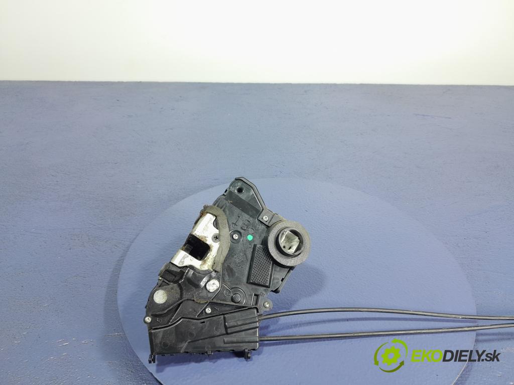 Toyota Prius 2008 zámek dveře před Levý: 01