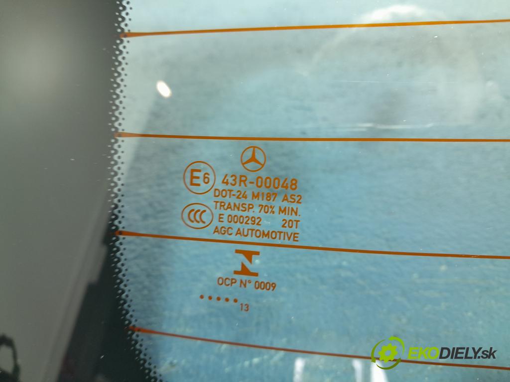 Mercedes B-klasa 2013 sklo zadní A2467402000