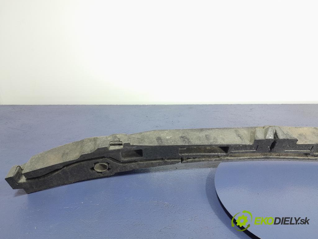 Mercedes B-klasa 2013 výztuha narazník před A2468850037