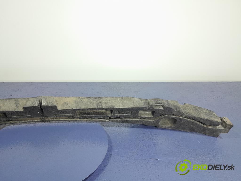 Mercedes B-klasa 2013 výztuha narazník před A2468850037