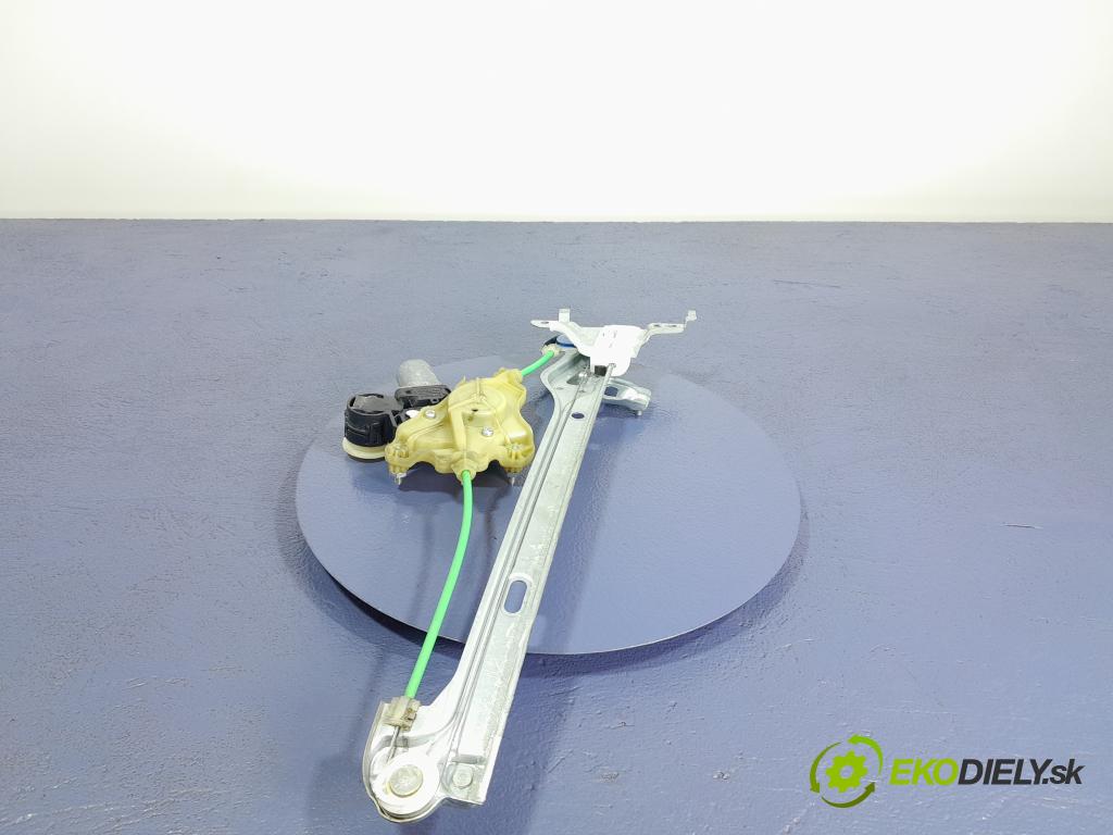 Toyota Corolla 2022 mechanismus stahování Sklenka: Zad: Levý: 69840-02743-A