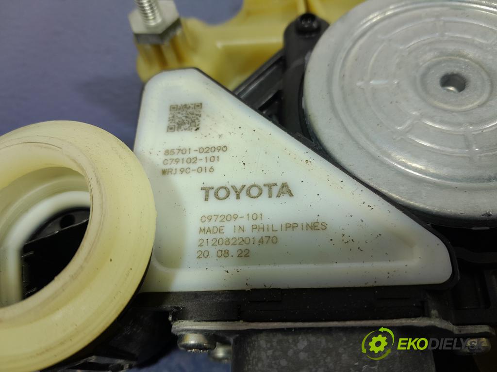Toyota Corolla 2022 mechanismus stahování Sklenka: Zad: Levý: 69840-02743-A