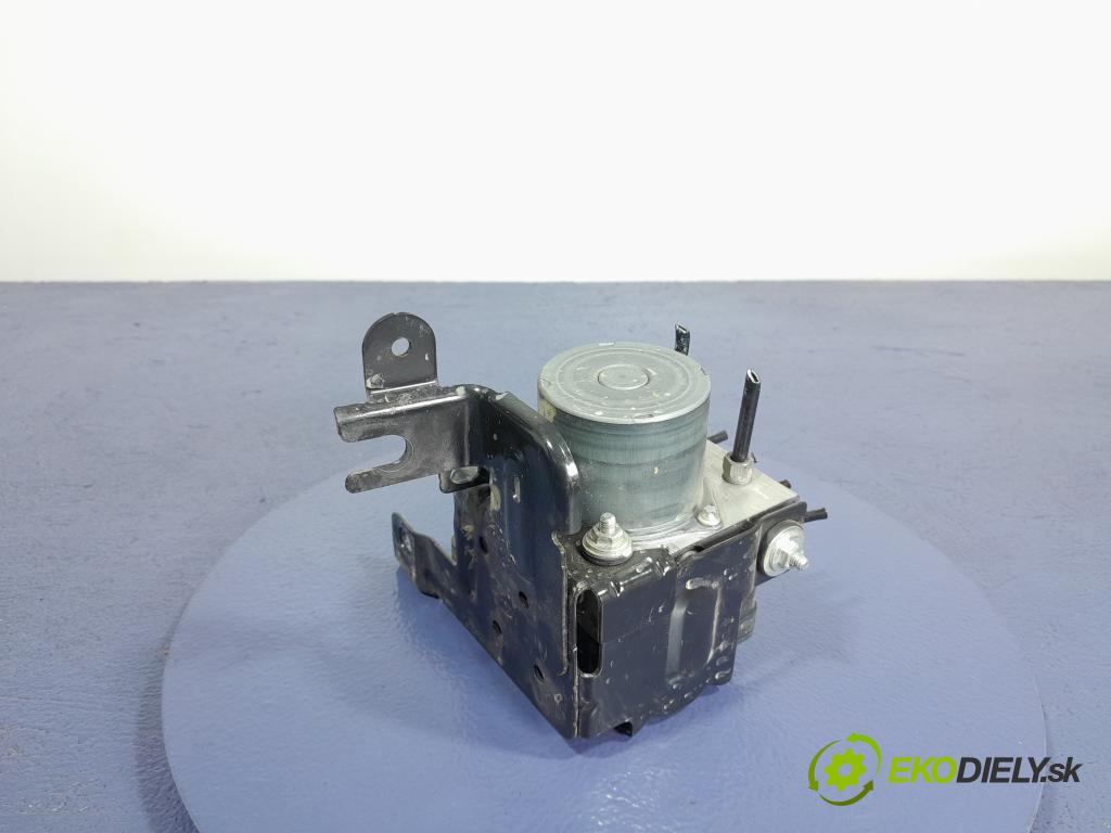 Peugeot 5008 2018 čerpadlo ABS x 9826037080