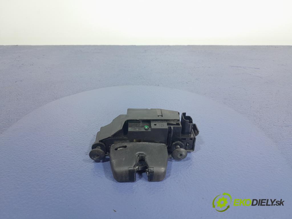 Peugeot 5008 2018 zámek Klapky: kufr 9816195380