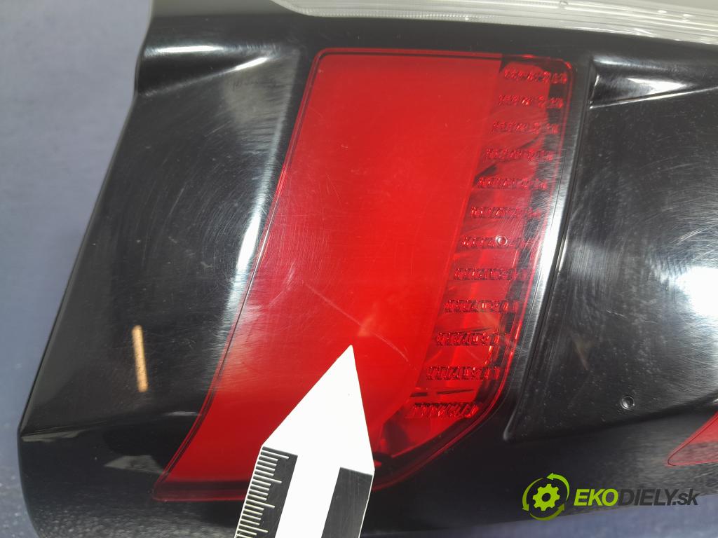 Peugeot 5008 2018 svetlo / reflektor zad Prava: Vnútri: 9811027780
