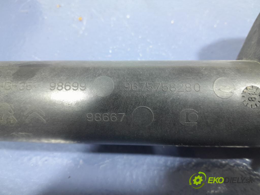 Peugeot 5008 2018 trubka Vzduch: 9675758280