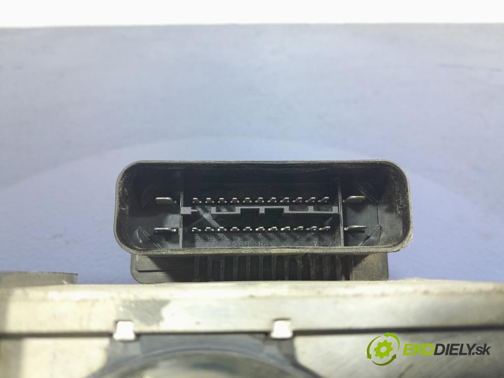 Toyota Yaris 2006 čerpadlo ABS x 44510-0D030