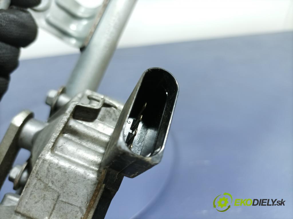 Opel Zafira 2010 mechanismus motorek Stěrače: před 13145557