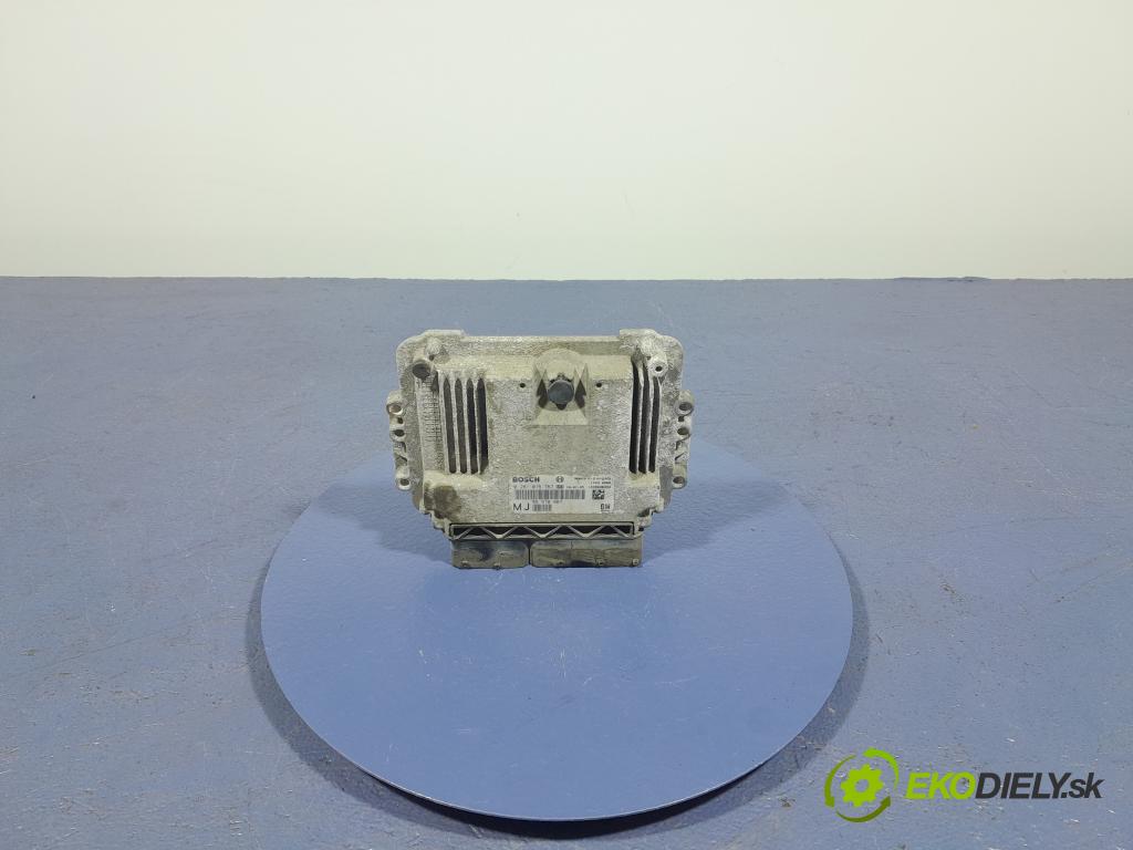 Opel Zafira 2010 riadiaca jednotka Motor: 55570807