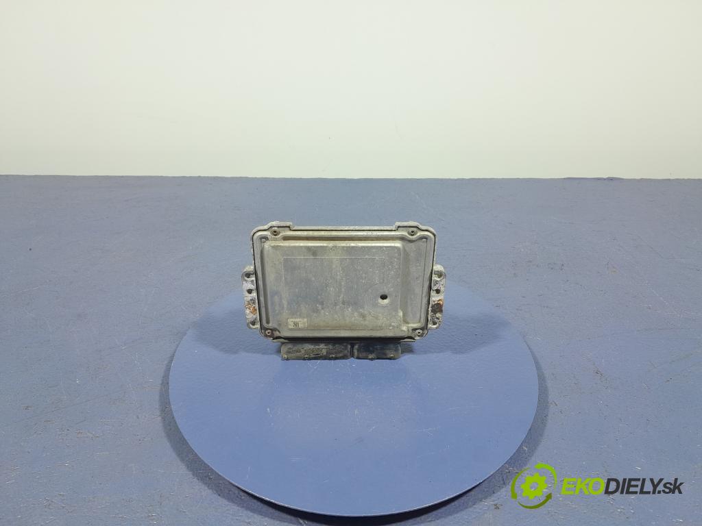Opel Zafira 2010 riadiaca jednotka Motor: 55570807