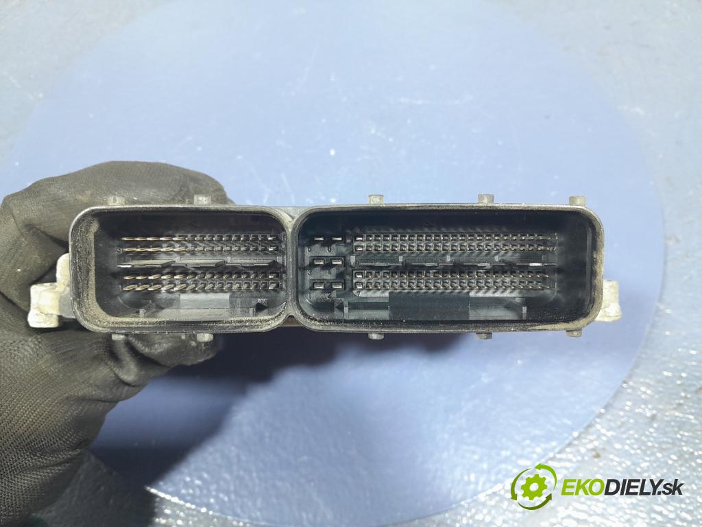 Opel Zafira 2010 riadiaca jednotka Motor: 55570807