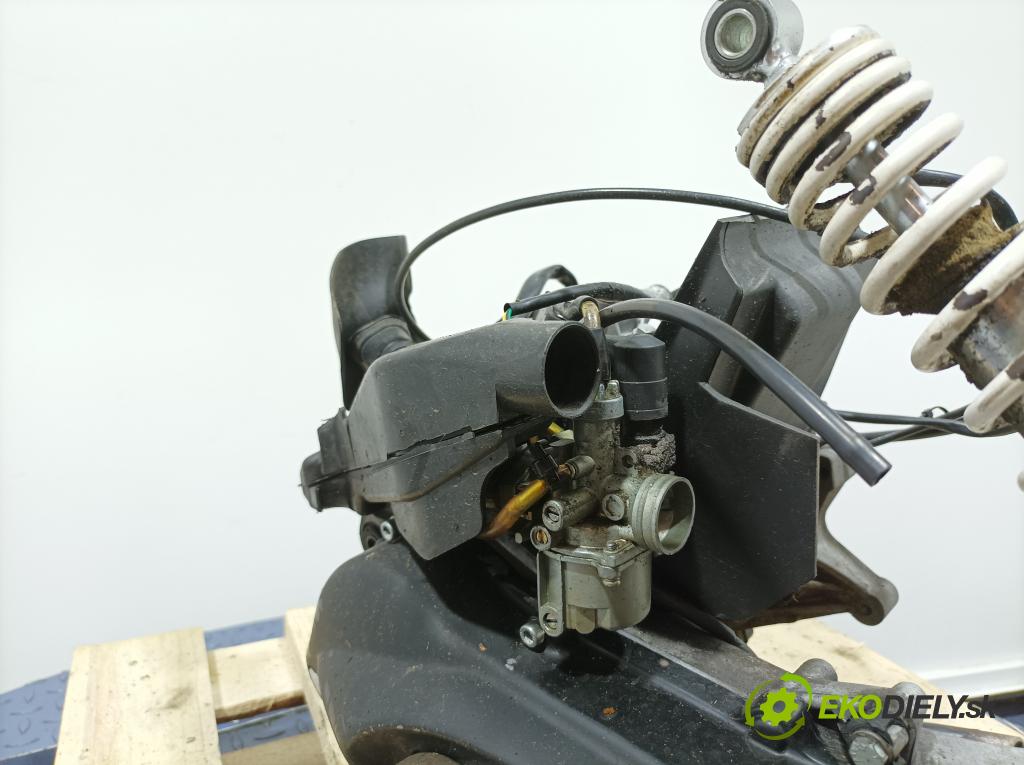 Peugeot Speedfight 2004 motor Benzín: 01
