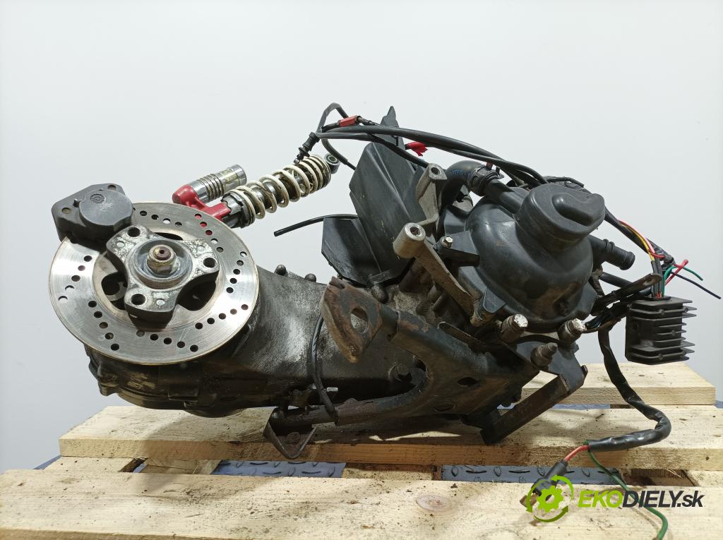 Peugeot Speedfight 2004 motor Benzín: 01