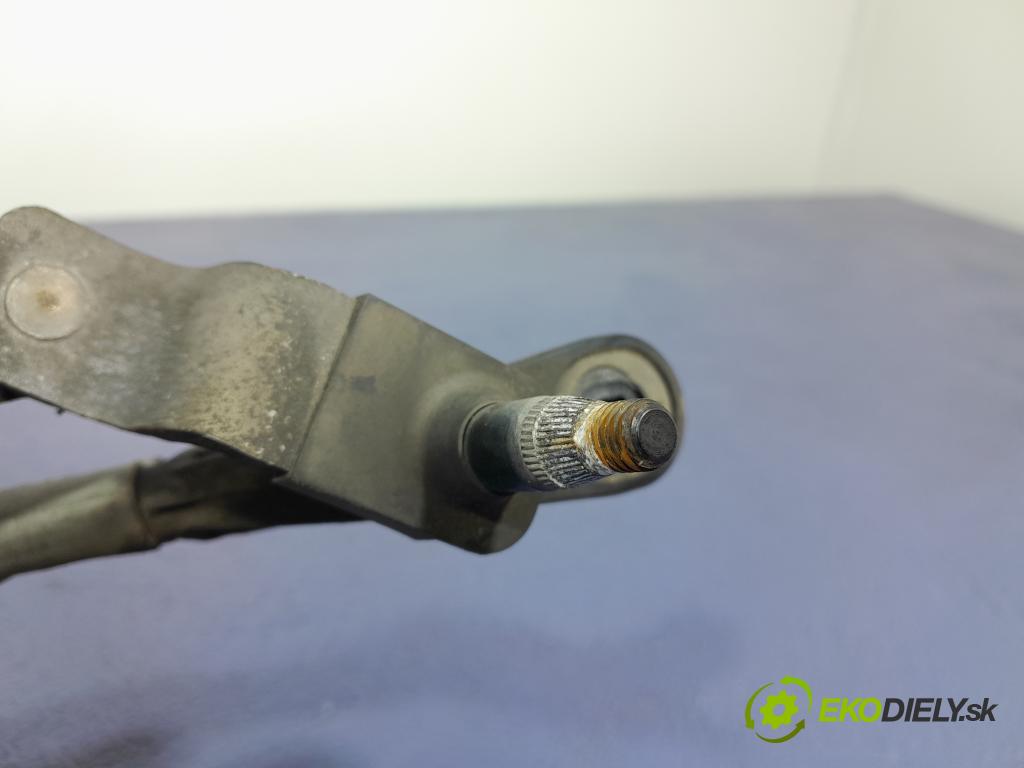 Skoda Fabia 2014 mechanismus motorek Stěrače: před 01