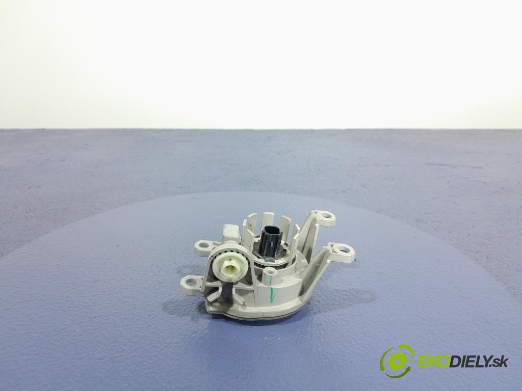 Toyota Corolla 2023 Halogen v pravo: 02-554