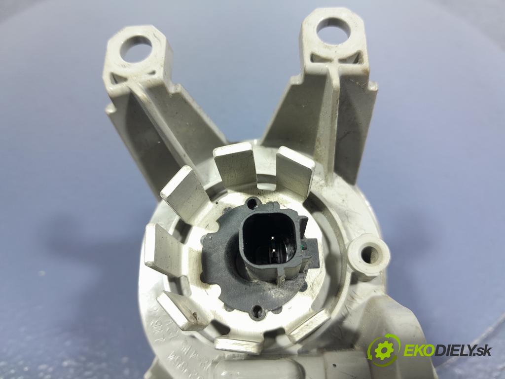 Toyota Corolla 2023 Halogen v pravo: 02-554