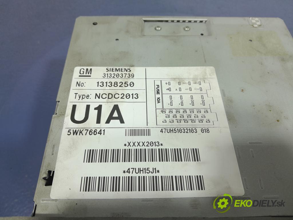 Opel Vectra 2004 Radio I Navigácia: 13138250