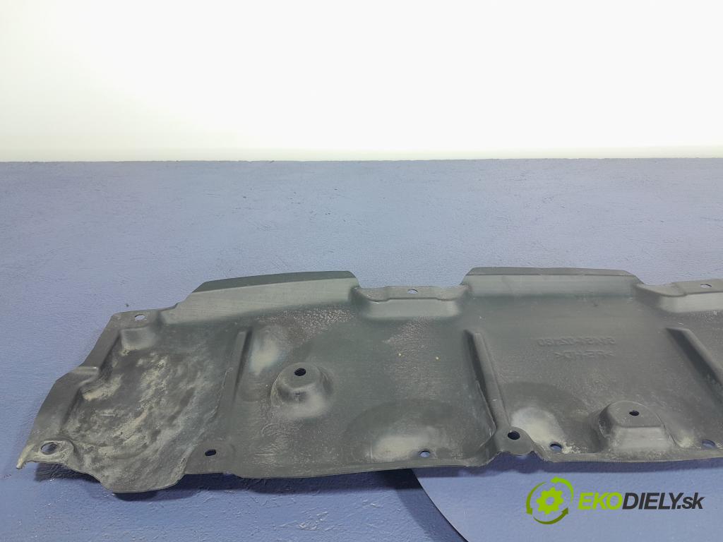 Toyota Corolla 2023 kryt Plast: podvozek: 51451-02180