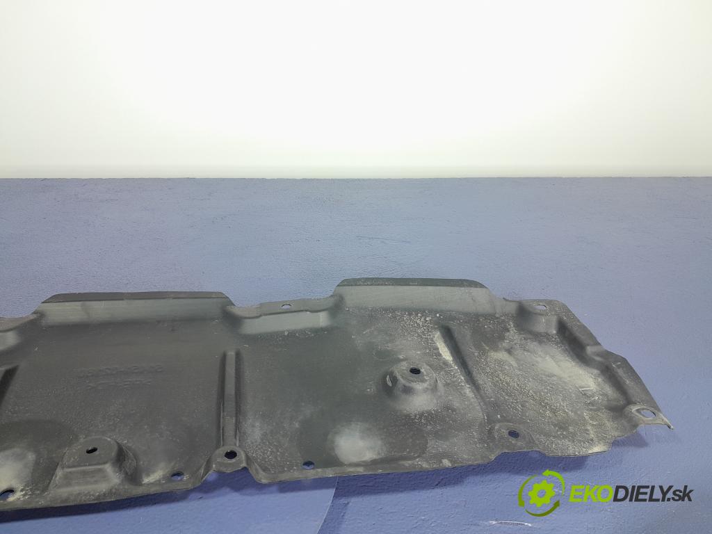 Toyota Corolla 2023 kryt Plast: podvozek: 51451-02180