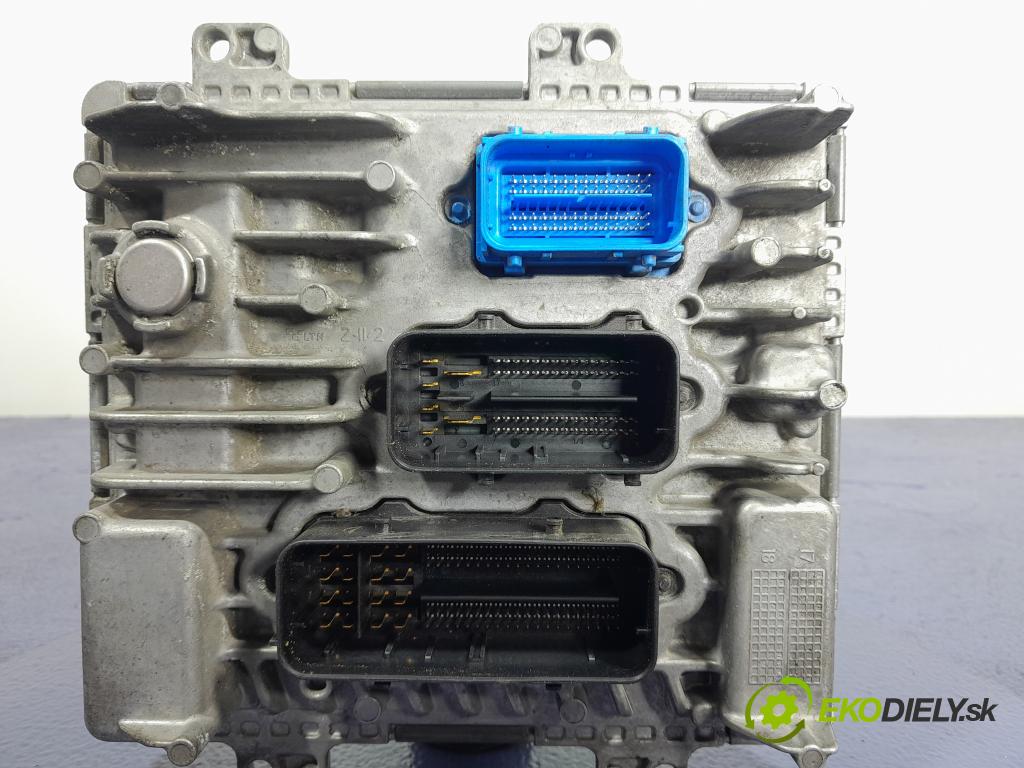 Opel Insignia 2018 riadiaca jednotka Motor: 55509243