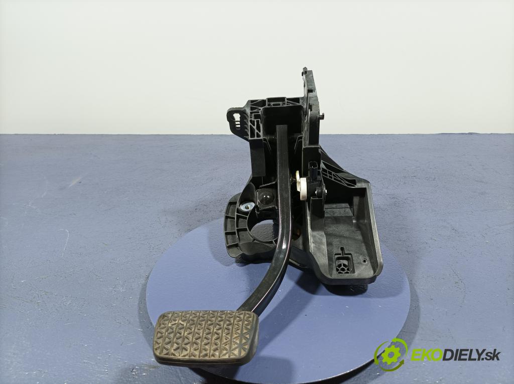 Opel Insignia 2018 pedály 84344897