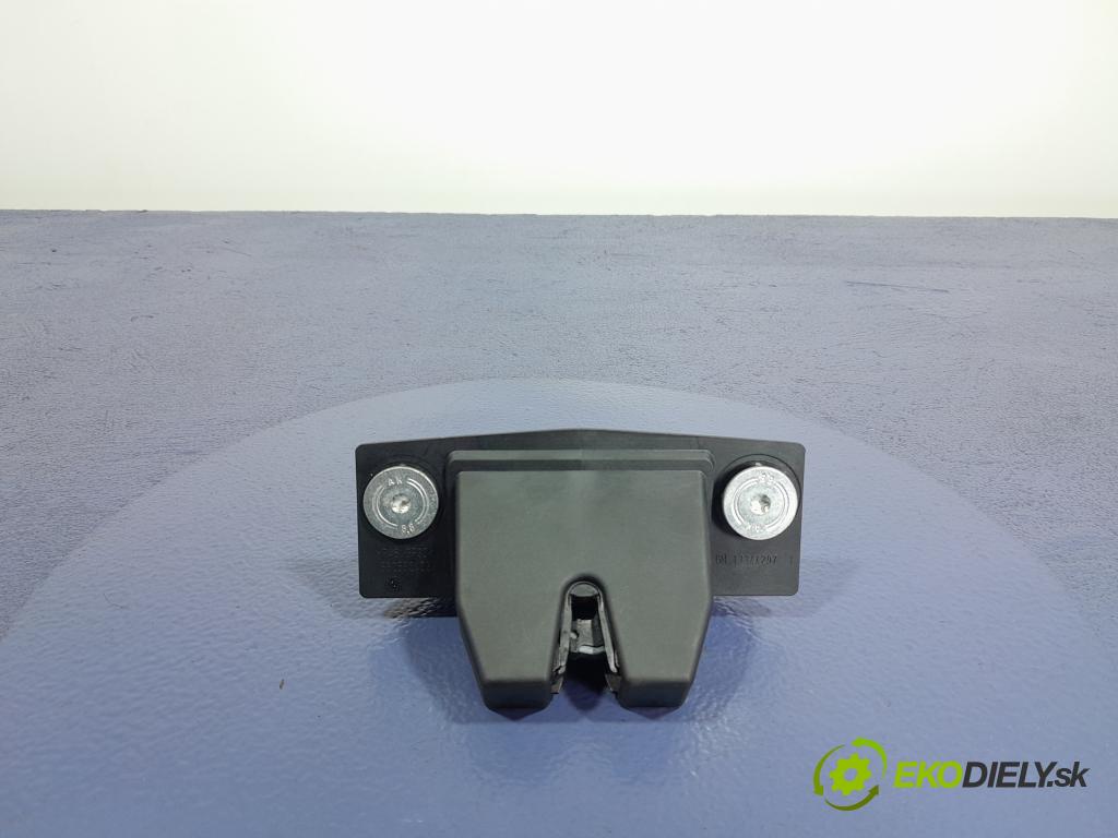 Opel Insignia 2018 zámek Klapky: kufr 13509599
