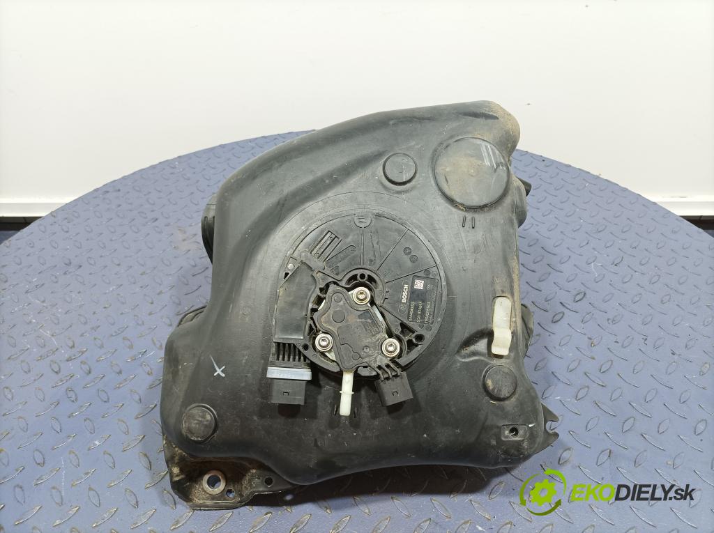 Skoda Superb 2019 Nádrž: AdBlue: 3Q0131877D