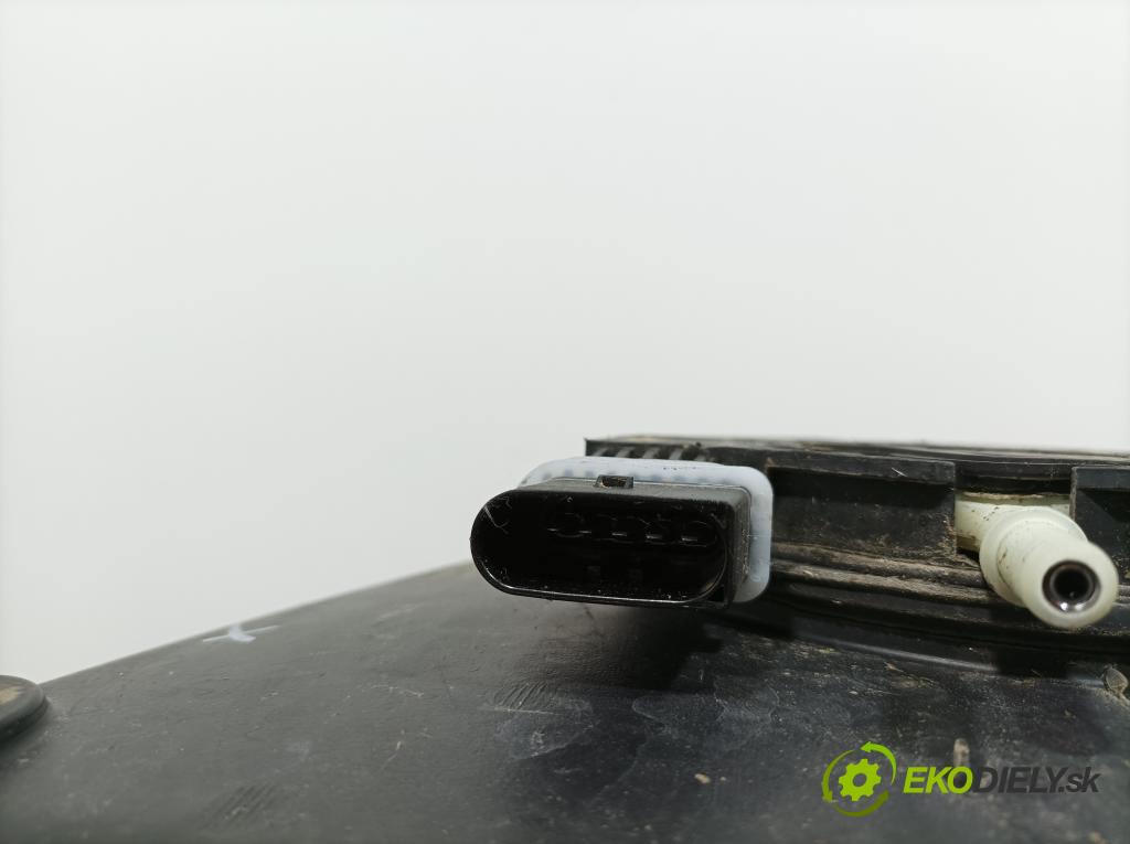 Skoda Superb 2019 Nádrž: AdBlue: 3Q0131877D