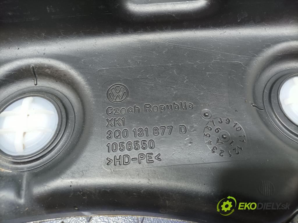 Skoda Superb 2019 Nádrž: AdBlue: 3Q0131877D