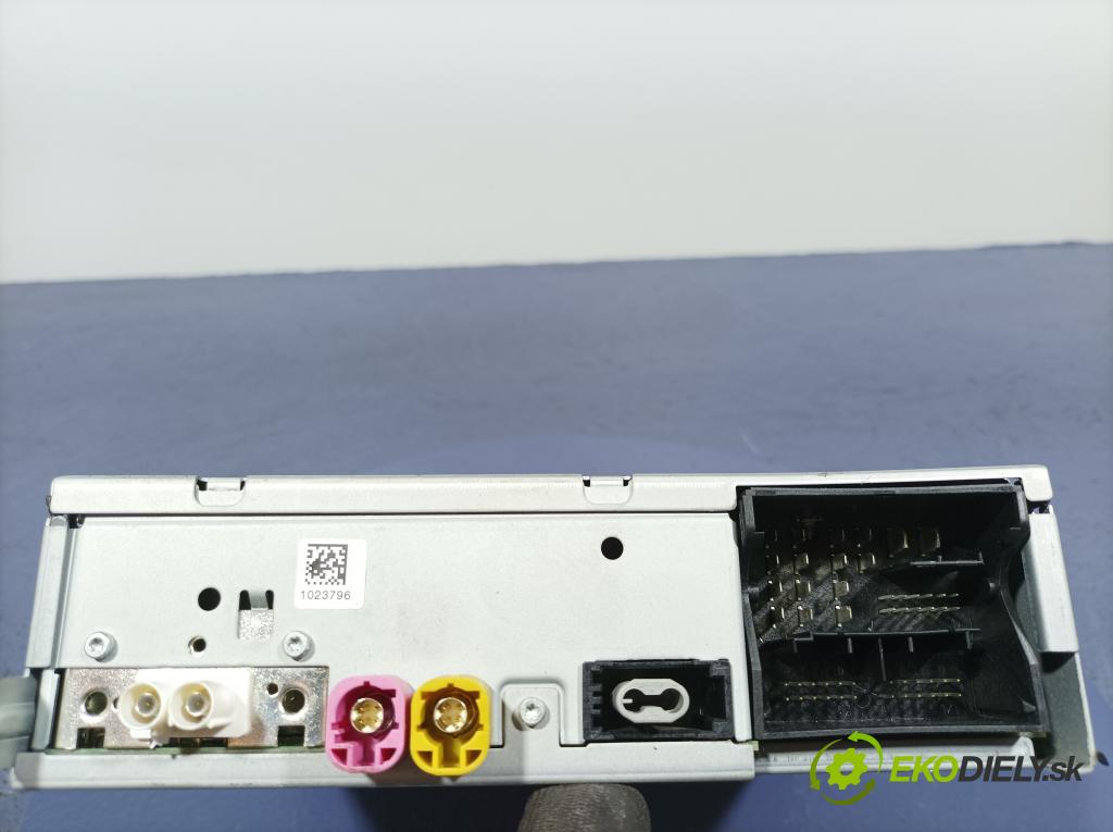 Skoda Octavia 2016 Radio I Navigácia: 5Q0035840A