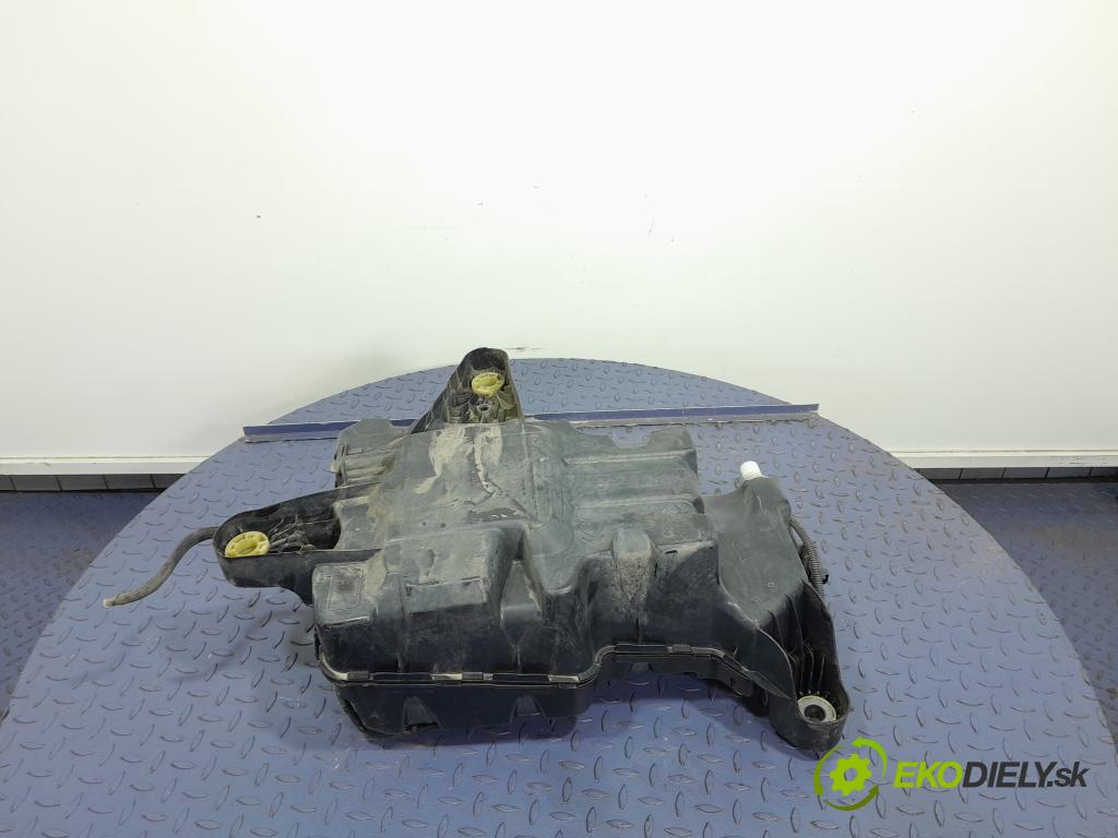 Toyota Proace city 2020 Nádrž: AdBlue: P1012340