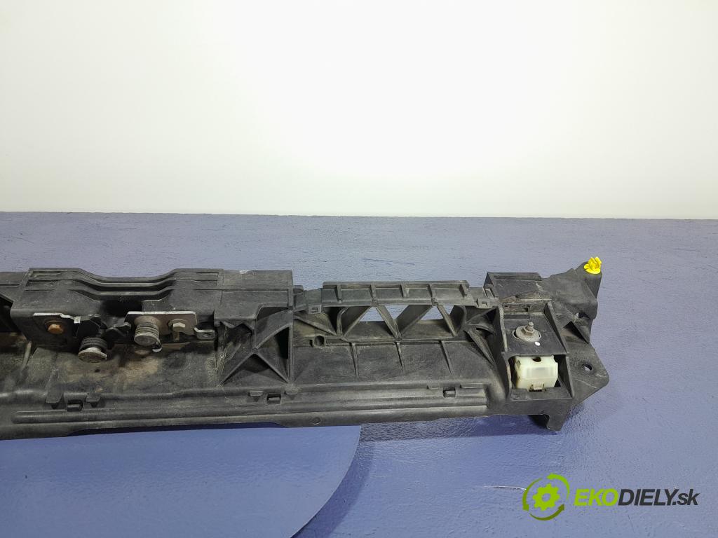 Peugeot 308 2014 výztuha Čelní / stěna Přední 9807148180