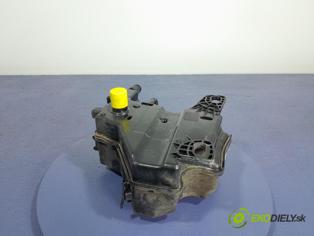 Peugeot 308 2014 Nádrž: AdBlue: 9800323280
