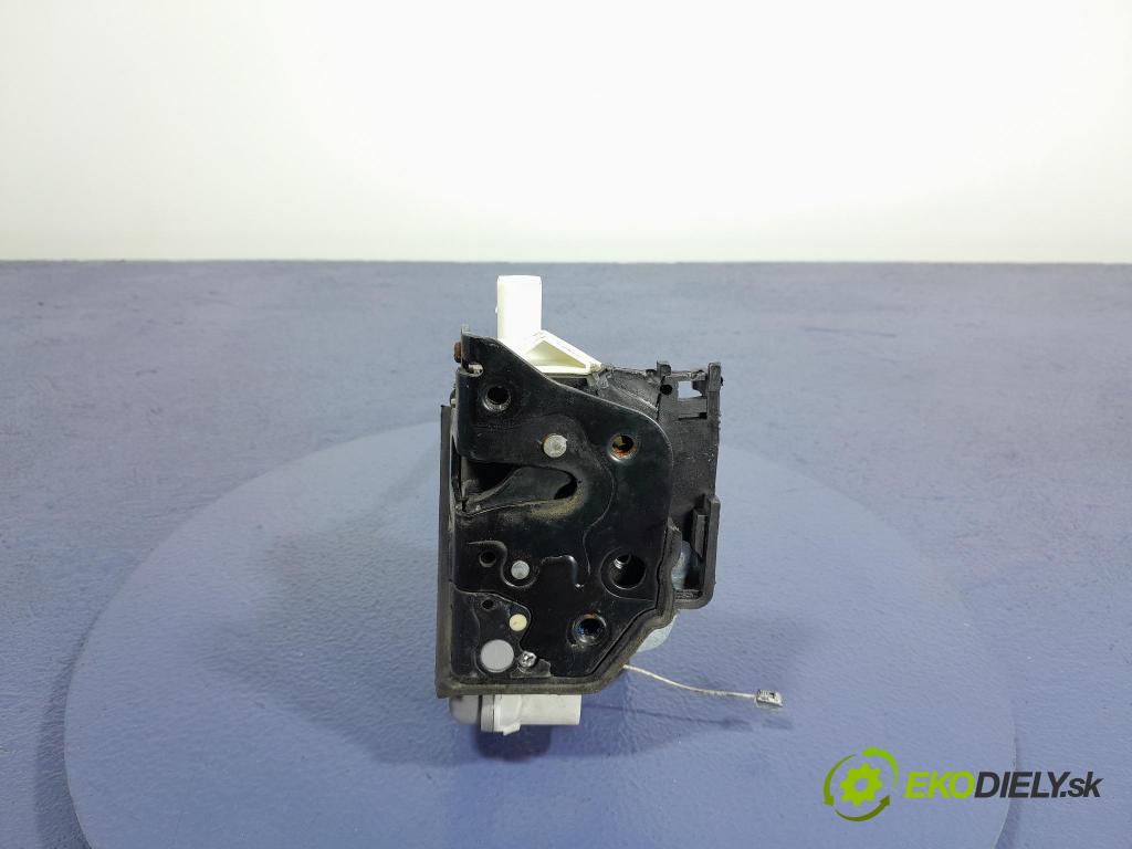 Seat Altea 2005 zámek dveře před Levý: 6010-10-015441